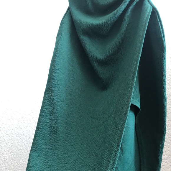 An olive green tight slit dress - Picture 5 of 6